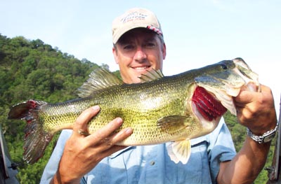 Me with a nice Lake Austin largemouth, July 2005